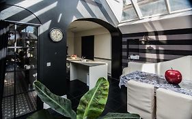 Casa Negra